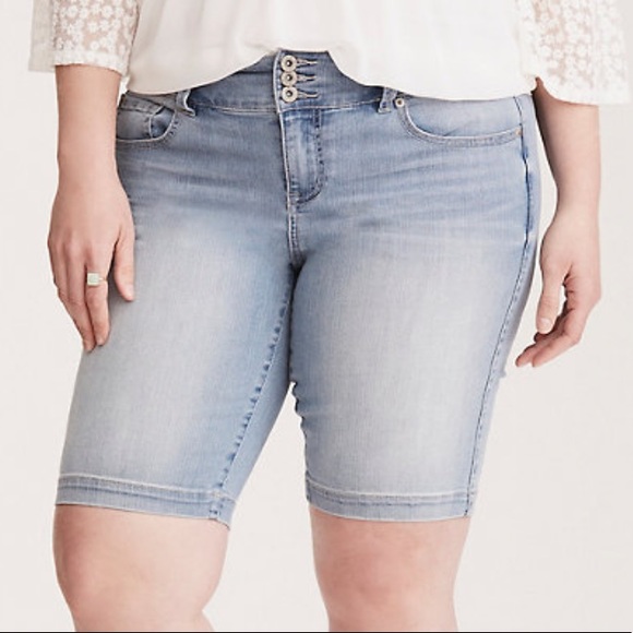 TORRID | 16 | Premium Stretch Denim Bermuda Shorts - Picture 1 of 9